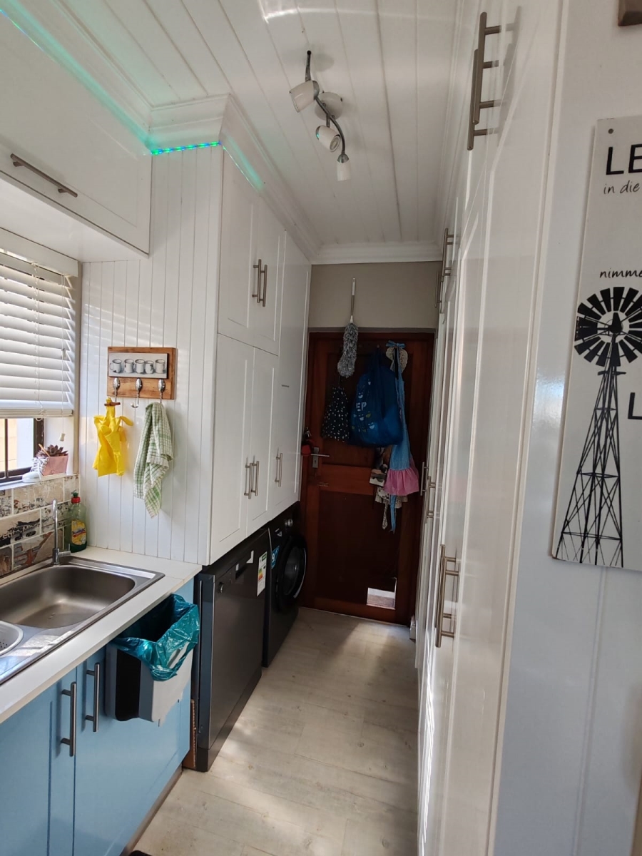 3 Bedroom Property for Sale in De Kelders Western Cape